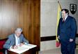 Prezident Litovskej republiky p. Valdas Adamkus spoločne s podpredsedom NR SR p. Miroslavom Čížom pri podpise do pamätnej knihy. (Otvorí sa v novom okne)