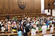 Národná rada bola v rámci Dňa otvorených dverí po celý deň otvorená pre verejnosť. Ľudia si mohli pozrieť aj priestory, do ktorých sa bežne nedostanú v sprievode predsedu NR SR Petra Pellegriniho.
(Otvorí sa v novom okne)