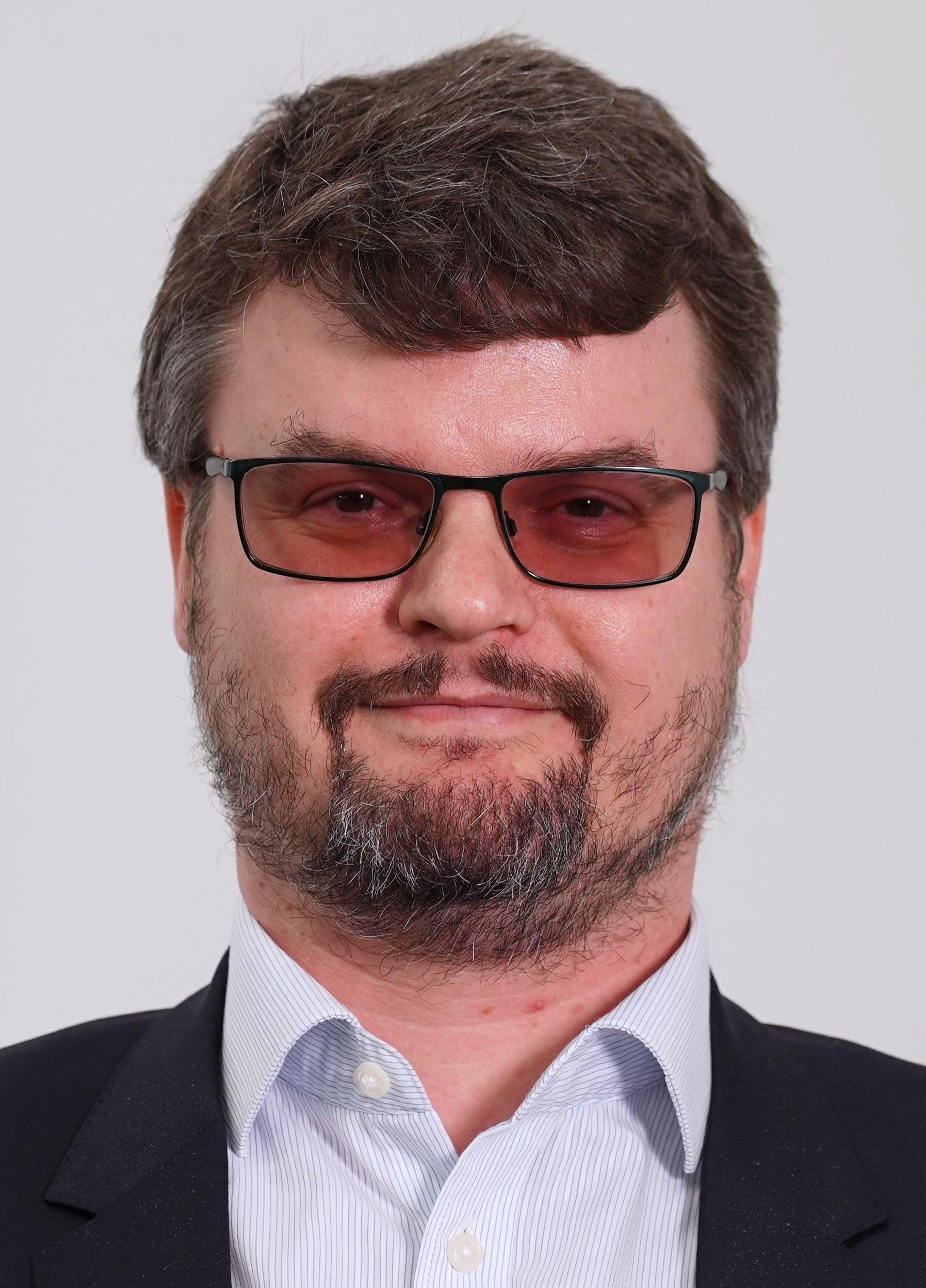 Holý, Štefan