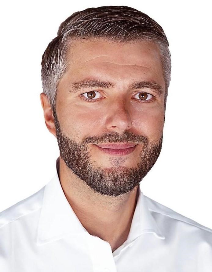 Slyško, Peter